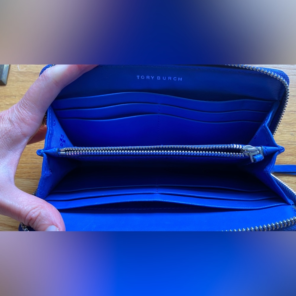 TORY BURCH 💙 Alexa Continental zip wallet in blue leather💙😊 - Picture 5 of 5